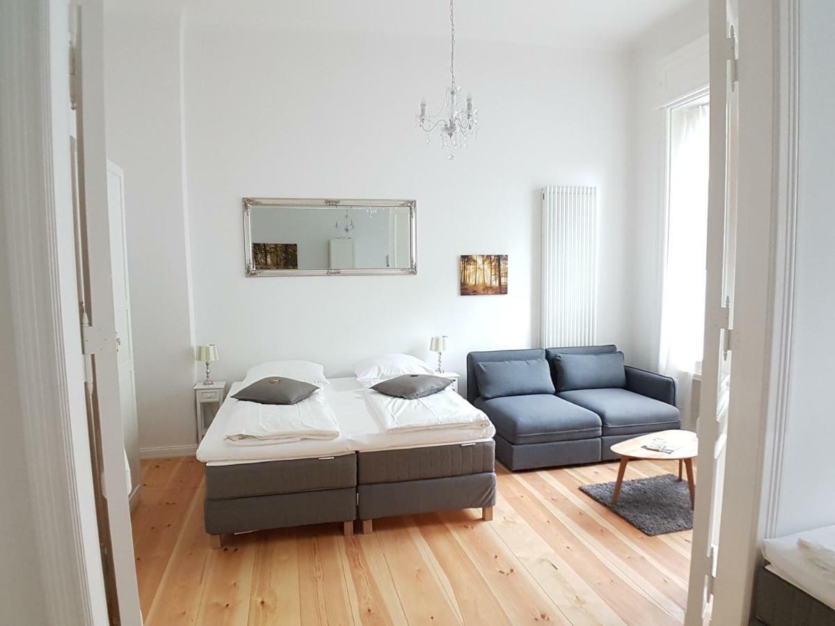 Lang Re By Rockchair Apartments L Superhost Status L 2 Bedrooms Boxspringbeds In City Center - Cozy Family & Business Flair Welcomes You! Berlin Exterior photo